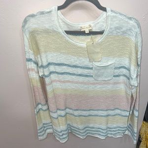 BRAND NEW WITH TAGS LIGHTWEIGHT KNIT SWEATER TOP